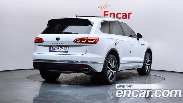 Volkswagen Touareg 3rd Gen 2