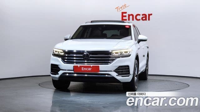 Volkswagen Touareg 3rd Gen 3