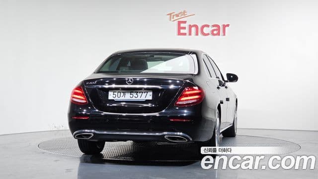 Mercedes-Benz E-Class W213 3