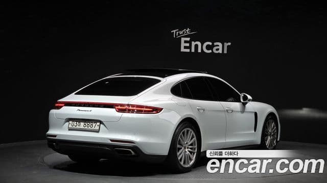 Porsche Panamera (971) 2