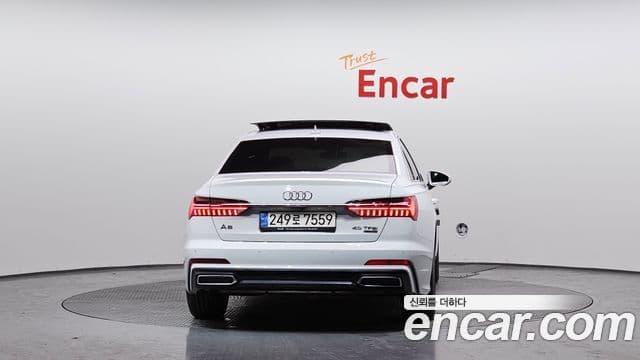 Audi A6 (C8) 3
