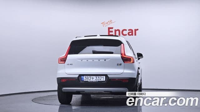 Volvo XC40 4