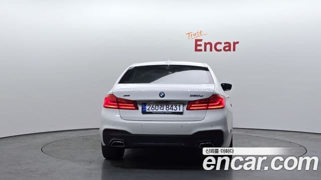 BMW 5 Series (G30) 4