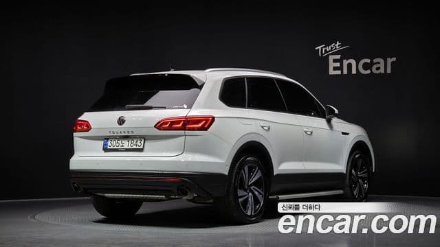 Volkswagen Touareg 3rd Gen 2