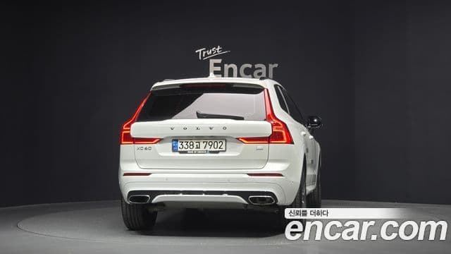 Volvo XC60 2nd Gen 4