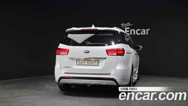 Kia All New Carnival 4