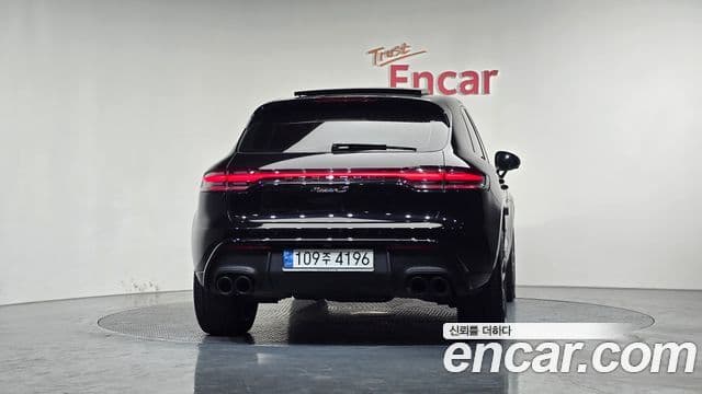 Porsche Macan 4