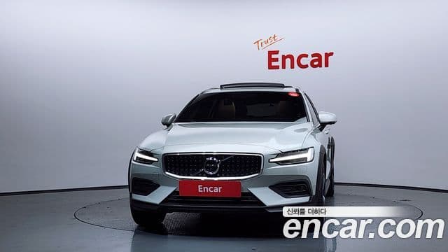 Volvo V60 Cross Country 2nd Gen 3