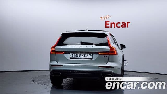 Volvo V60 Cross Country 2nd Gen 4