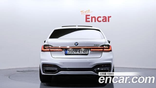 BMW 7 Series (G11) 4