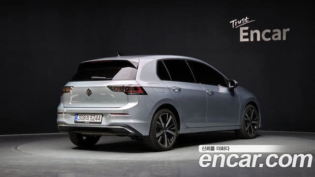 Volkswagen Golf 8th Gen 2