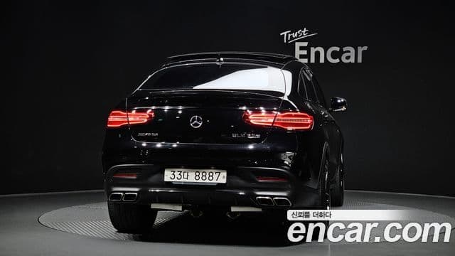 Mercedes-Benz GLE-Class W166 3
