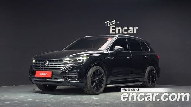Volkswagen Touareg 3rd Gen 1