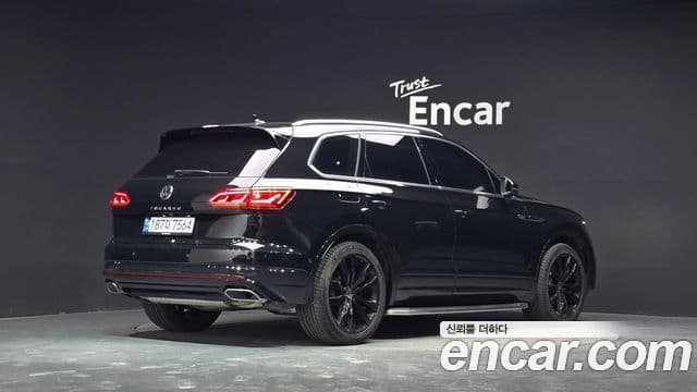 Volkswagen Touareg 3rd Gen 2