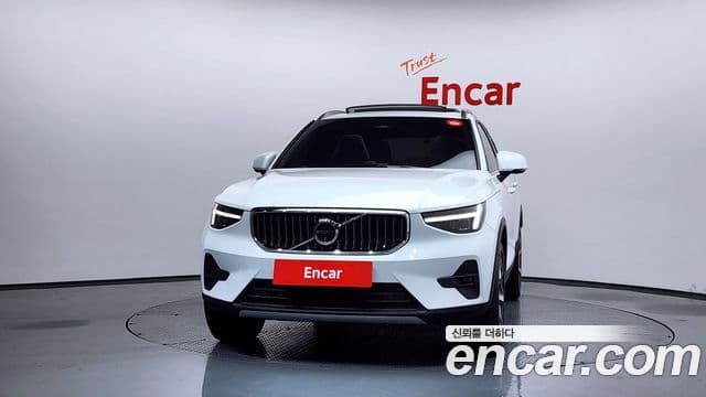 Volvo XC40 3