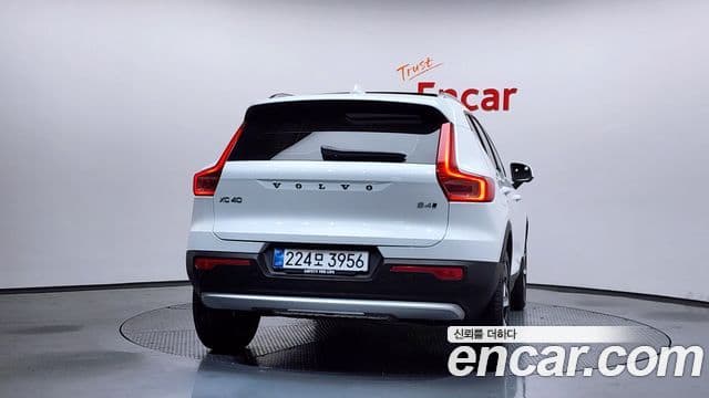 Volvo XC40 4