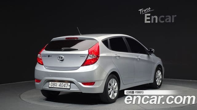 Hyundai Accent (New) 2