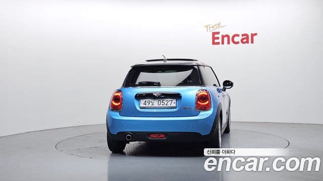MINI Cooper D 4