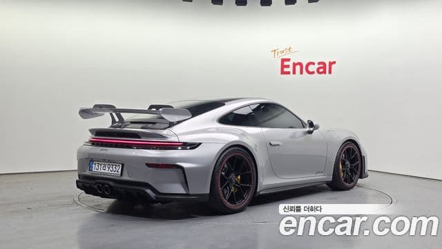 Porsche 911 (992) 2