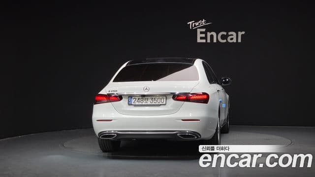 Mercedes-Benz E-Class W213 3