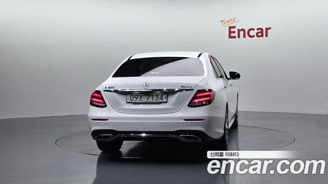 Mercedes-Benz E-Class W213 4