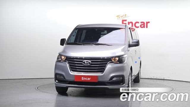 Hyundai The New Grand Starex 2