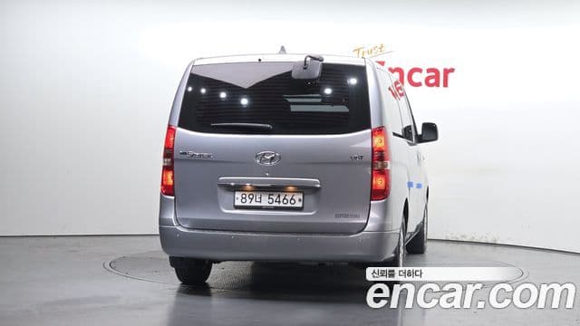 Hyundai The New Grand Starex 3