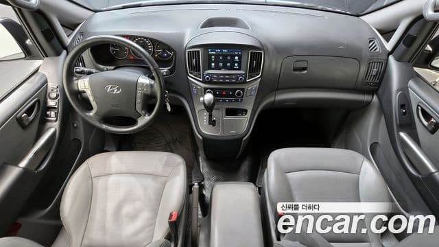 Hyundai The New Grand Starex 4