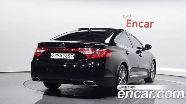 Hyundai Grandeur HG 2