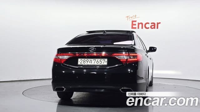 Hyundai Grandeur HG 4