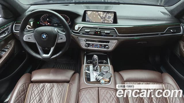 BMW 7 Series (G11) 4