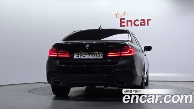 BMW 5 Series (G30) 3