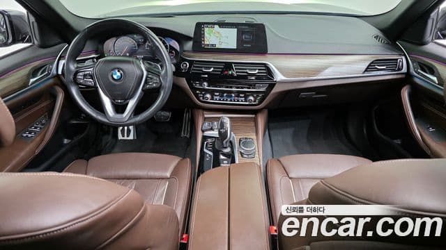 BMW 5 Series (G30) 4