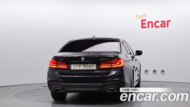 BMW 5 Series (G30) 4