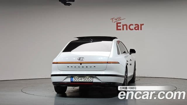 Hyundai Grandeur (GN7) 4