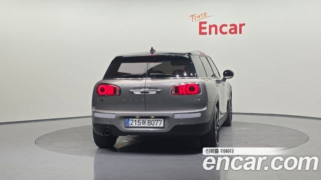 MINI Cooper Clubman 4