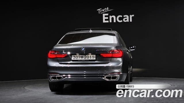 BMW 7 Series (G11) 3