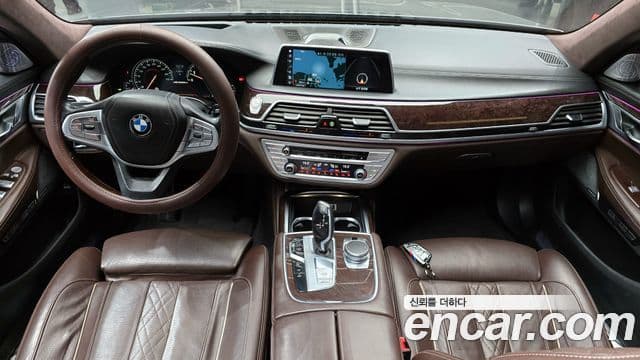 BMW 7 Series (G11) 4