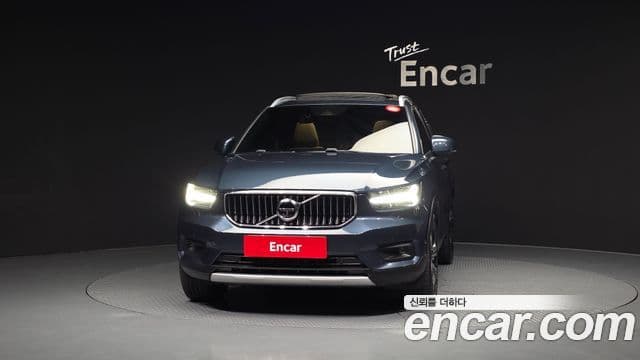 Volvo XC40 3