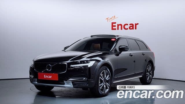 Volvo V90 Cross Country 1