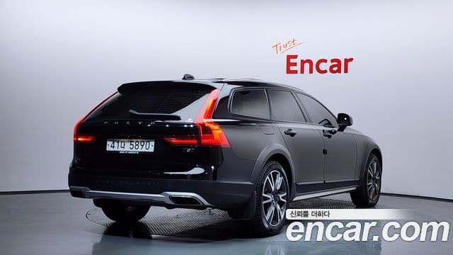 Volvo V90 Cross Country 2