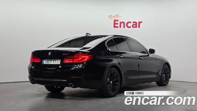BMW 5 Series (G30) 2