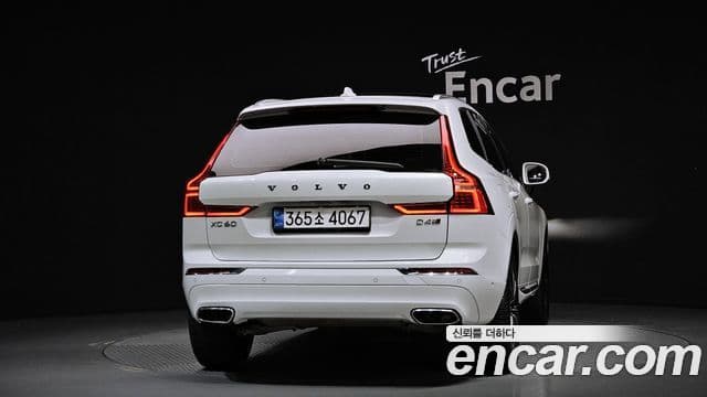Volvo XC60 2nd Gen 4