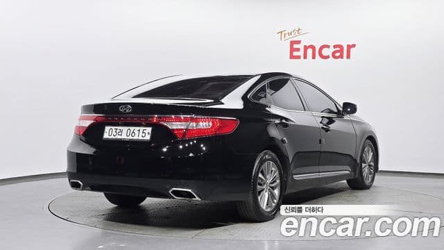 Hyundai Grandeur HG 2