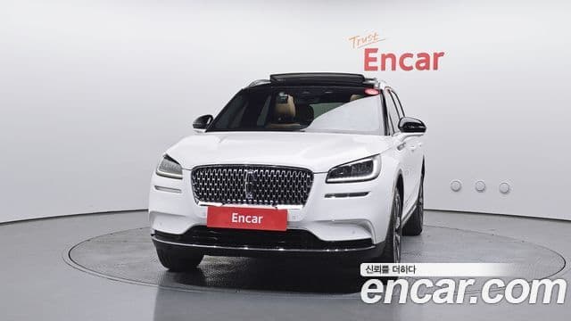 Lincoln Corsair 3