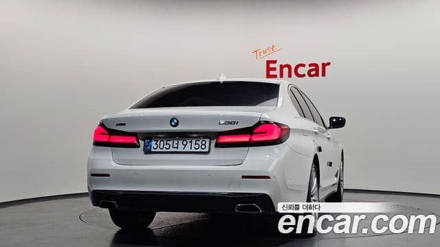 BMW 5 Series (G30) 3