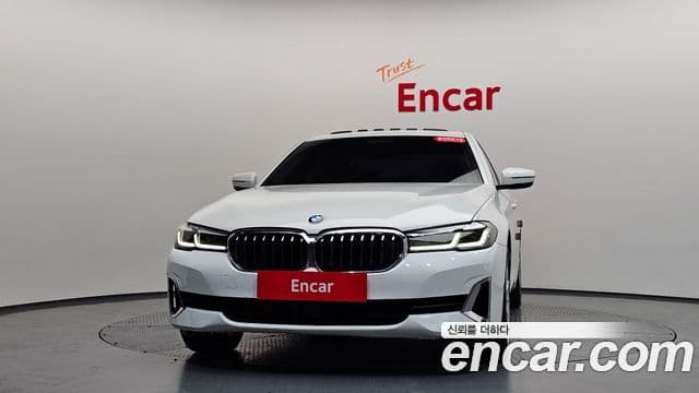 BMW 5 Series (G30) 2