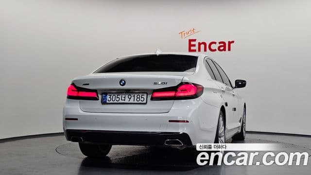 BMW 5 Series (G30) 3