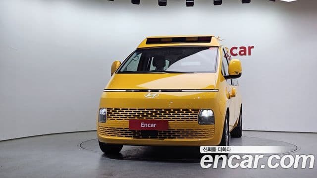 Hyundai Staria 2
