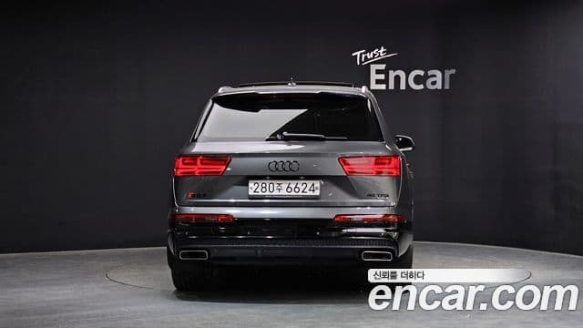 Audi Q7 (4M) 3